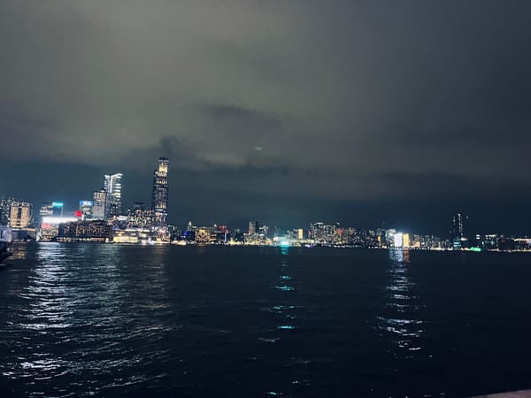 上个月人生首次去了香港